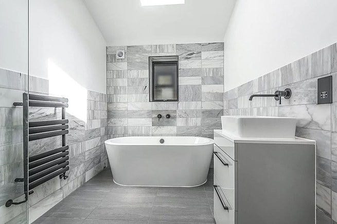 modern bungalow bathroom